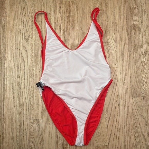 ♻️DONATED DEC. 2023♻️ 
Nastygal high cut one piece swimsuit size M - Picture 5 of 5